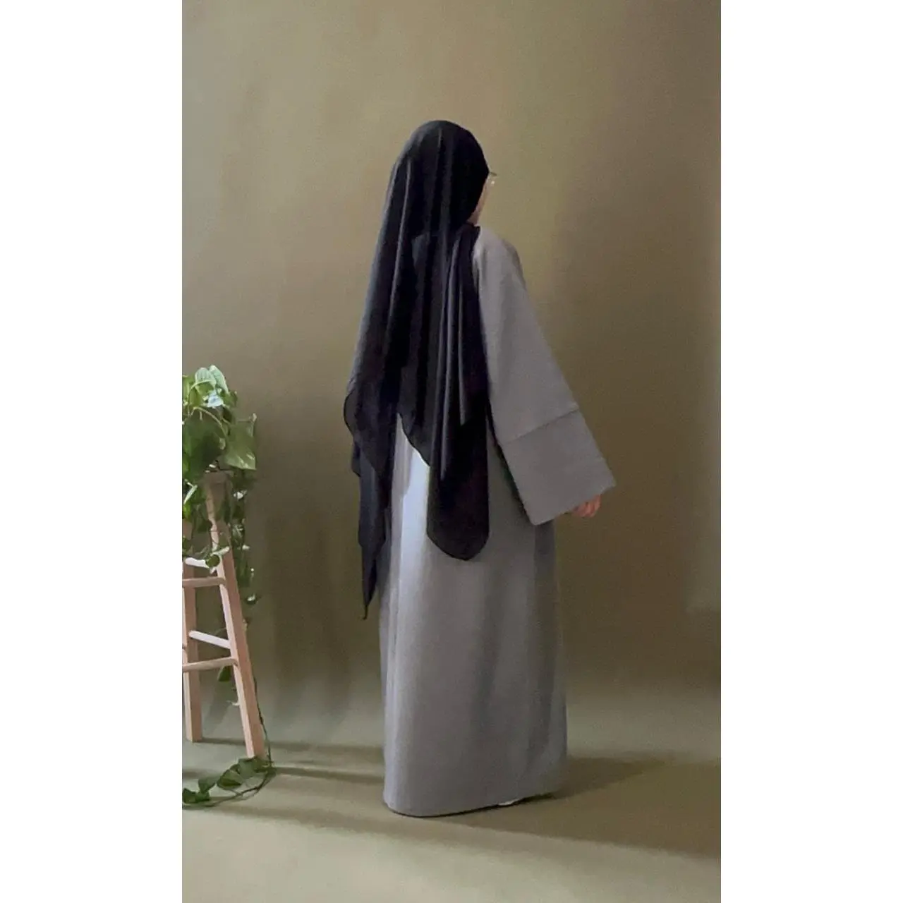 Elegance Grey Abaya