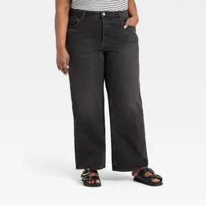 Women's Mid-Rise 90's Baggy Denim Jeans - Universal Thread Washed Black 30
