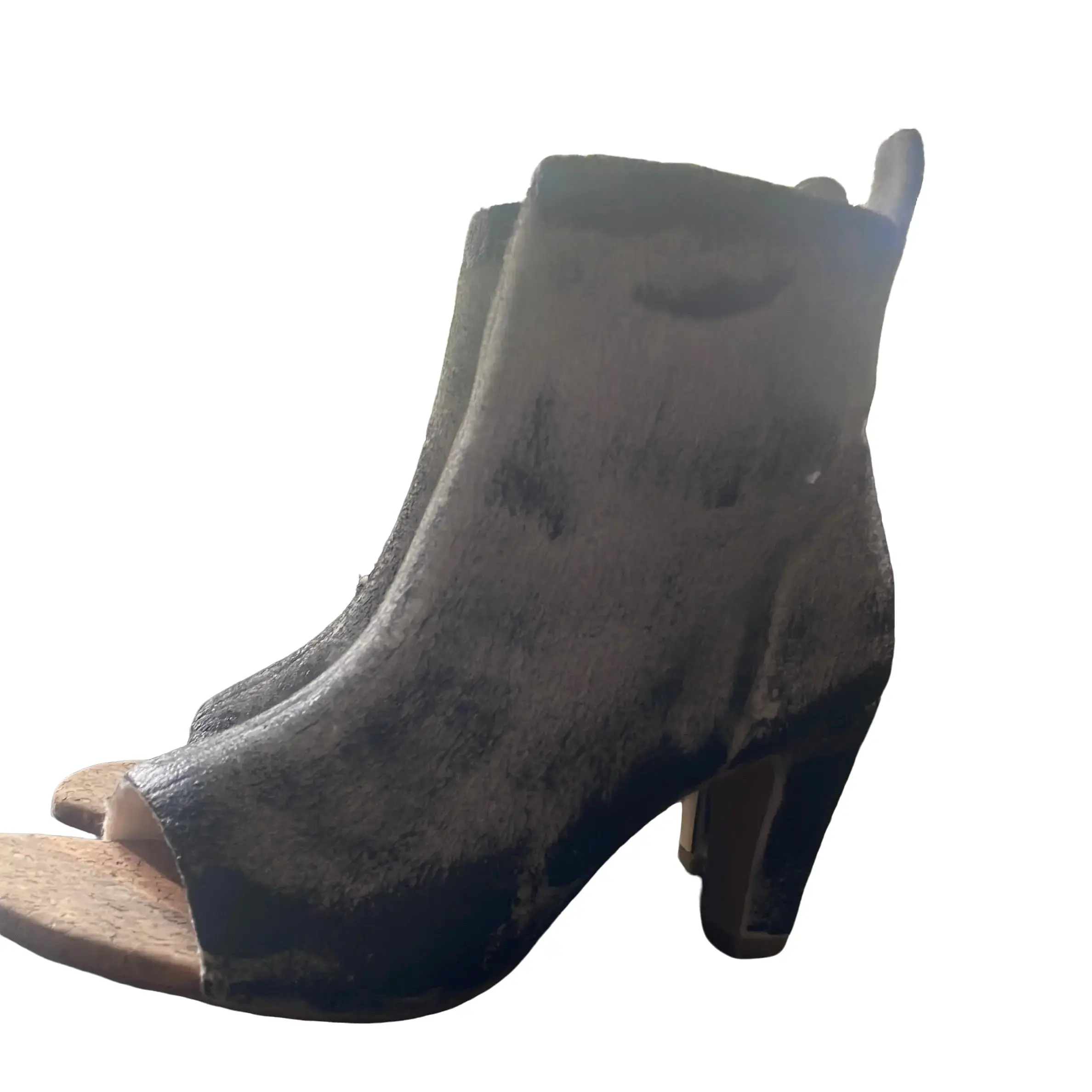 bamboo bootie White/Black Stylish Women’s Heel. Size 39 (8-8.5) Sexy/Stylish/Sustainable