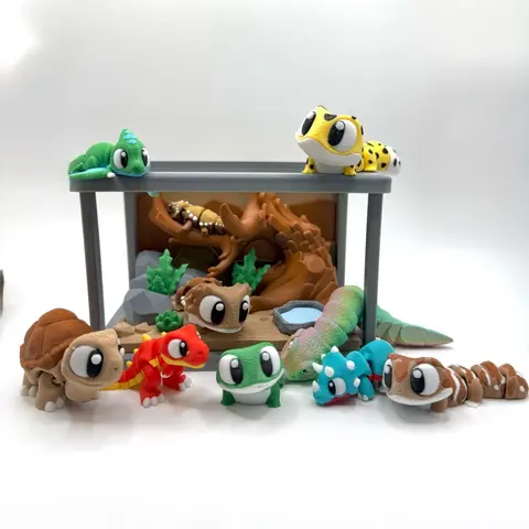 Reptile Tank Play Set with Animal Figurines