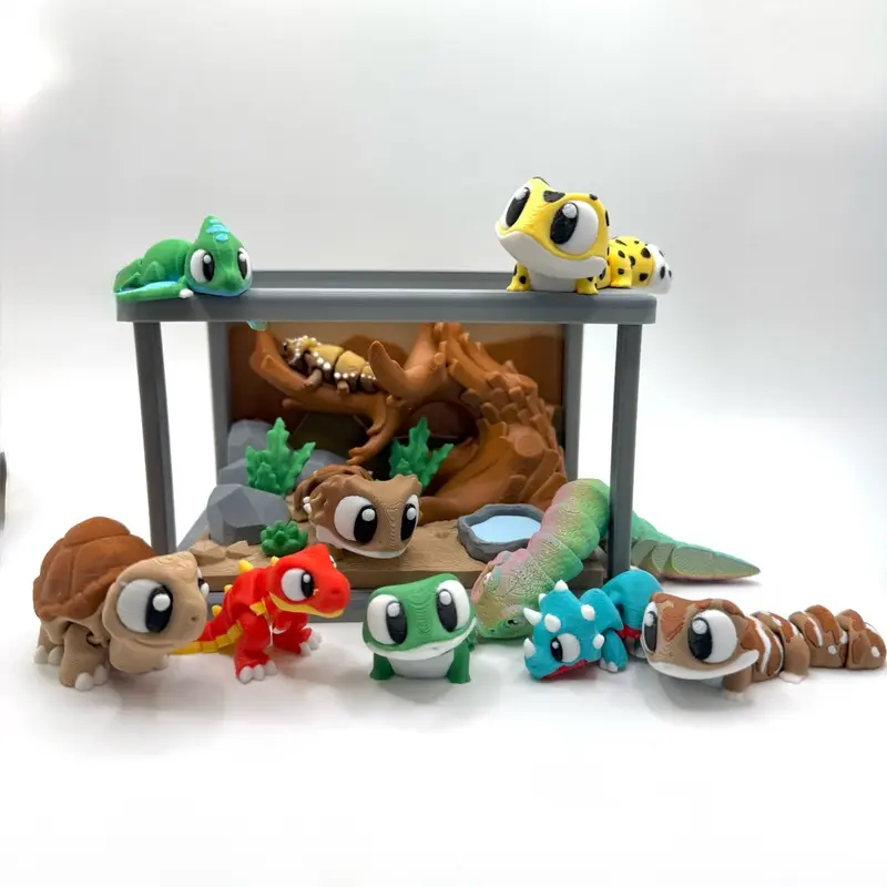 Reptile Tank Play Set with Animal Figurines