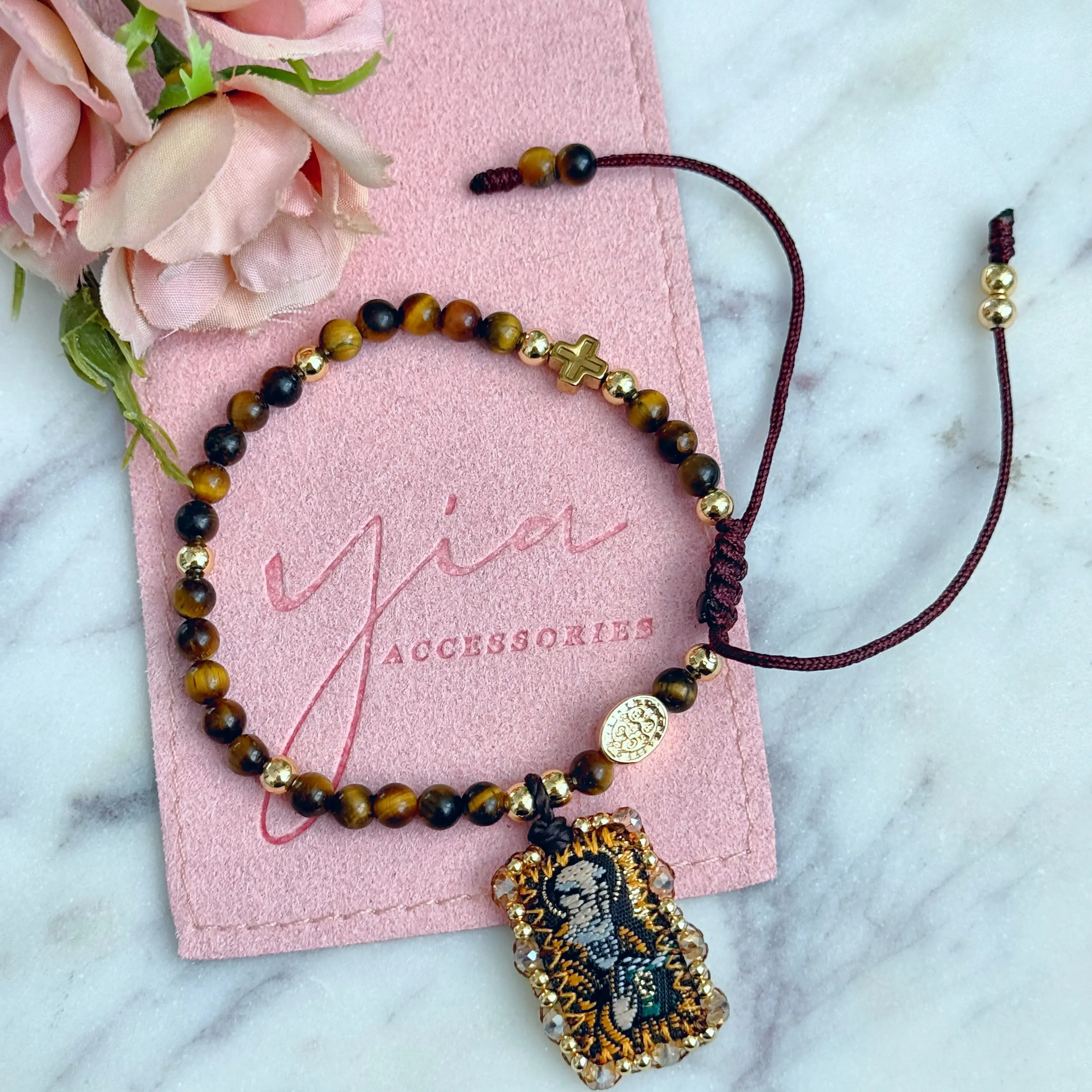 Handmade Tiger's Eye Bracelet with Natural Quartz, Unisex Jewelry with Gold Plate Detail, Adjustable San Benito & Scapular Medals, All Occasions
