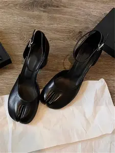 2026 New Women’s Genuine Leather Mary Jane High Heels, Silver Round Toe Low-Cut Closed Toe Shoes with Chunky Heel and Split Toe Design Footwear Girl Classy Elegant Stylish Decor Parent Weight Fashion