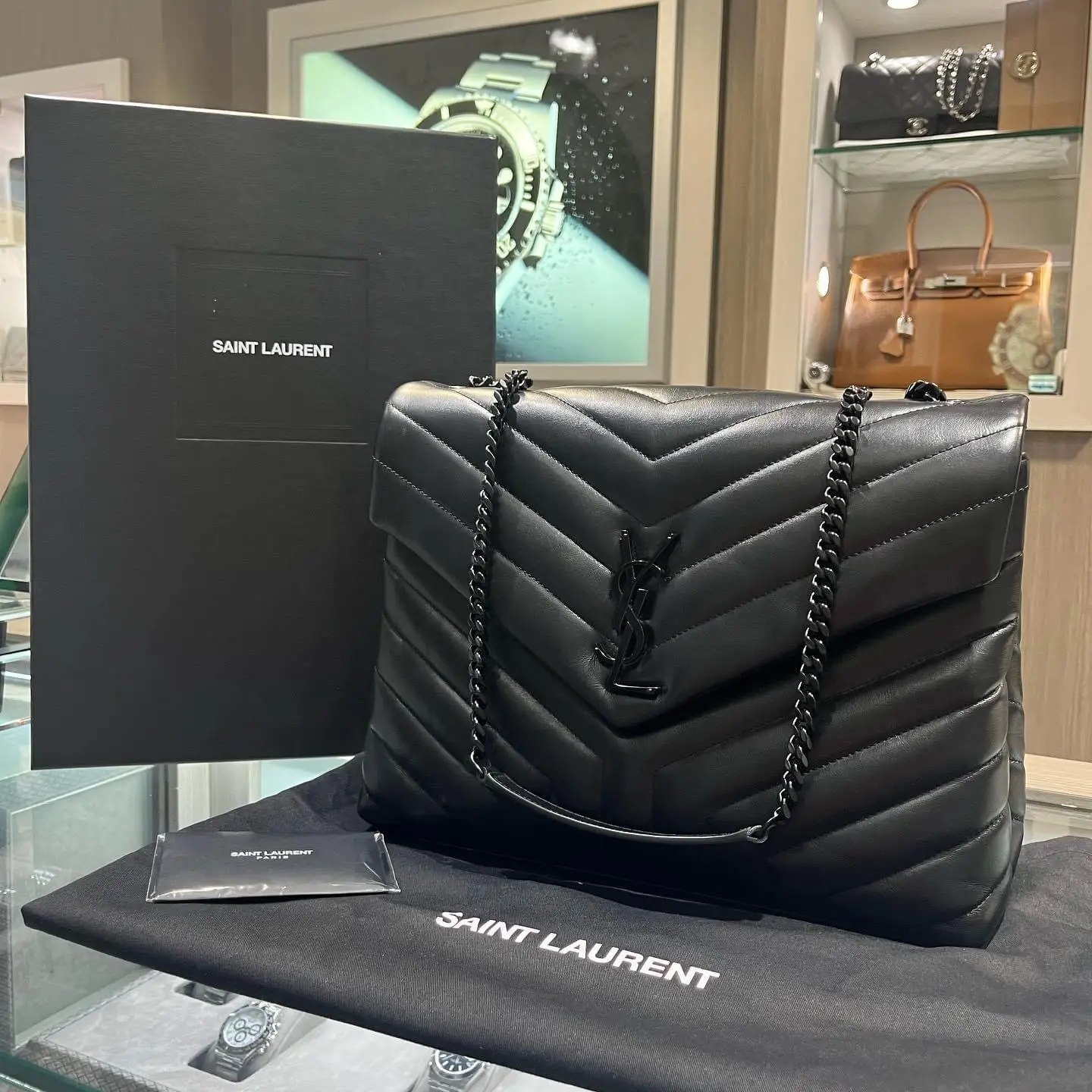 Pre-owned Yves Saint Laurent Matelassé Leather Shoulder Bags Medium LouLou Shoulder Bag