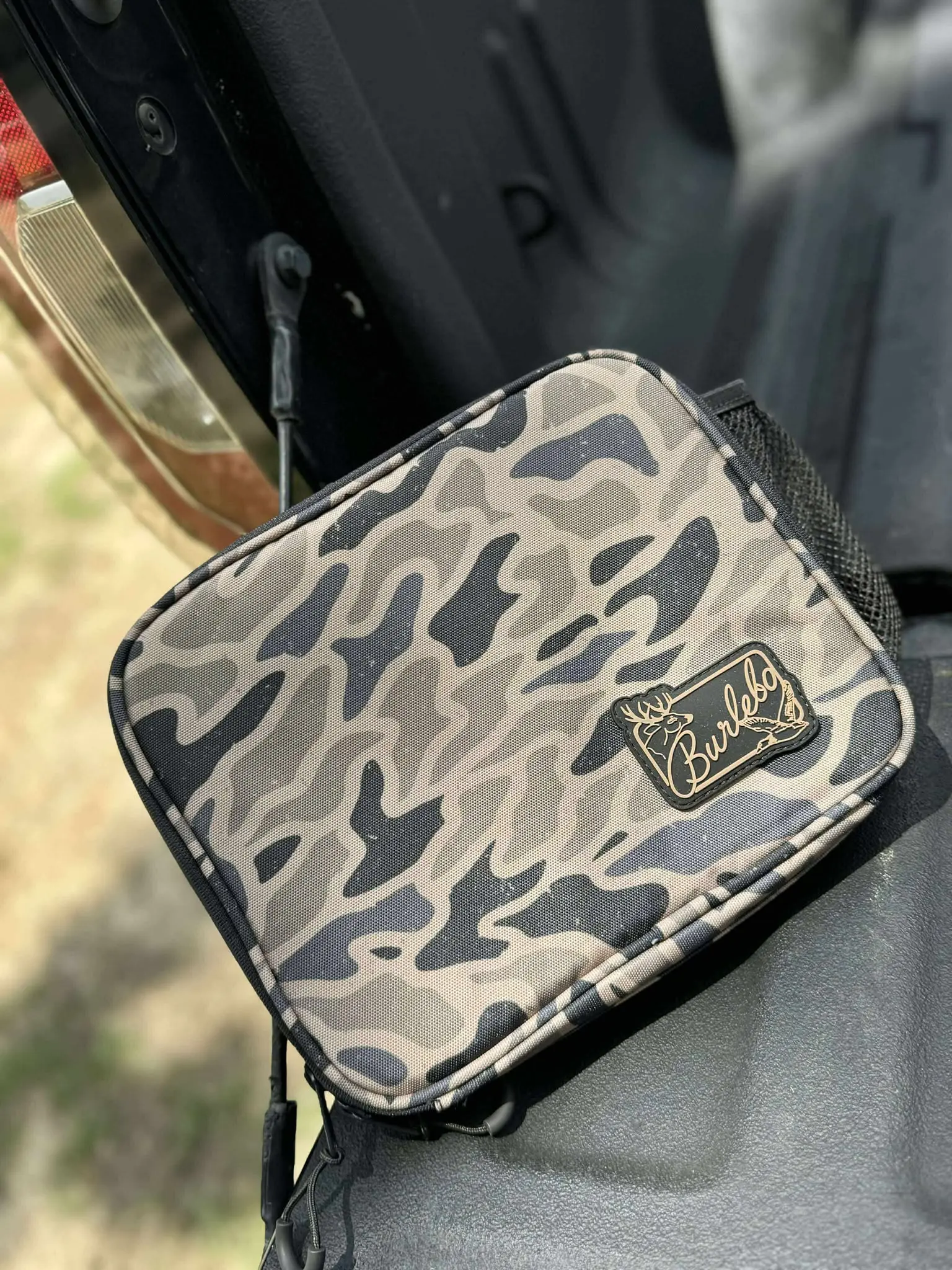 Burlebo Lunchbox Gauge Camo - Water Resistant PEVA Material with Zipper Closure & Mesh Drink Pocket - Ideal for Outdoor Use