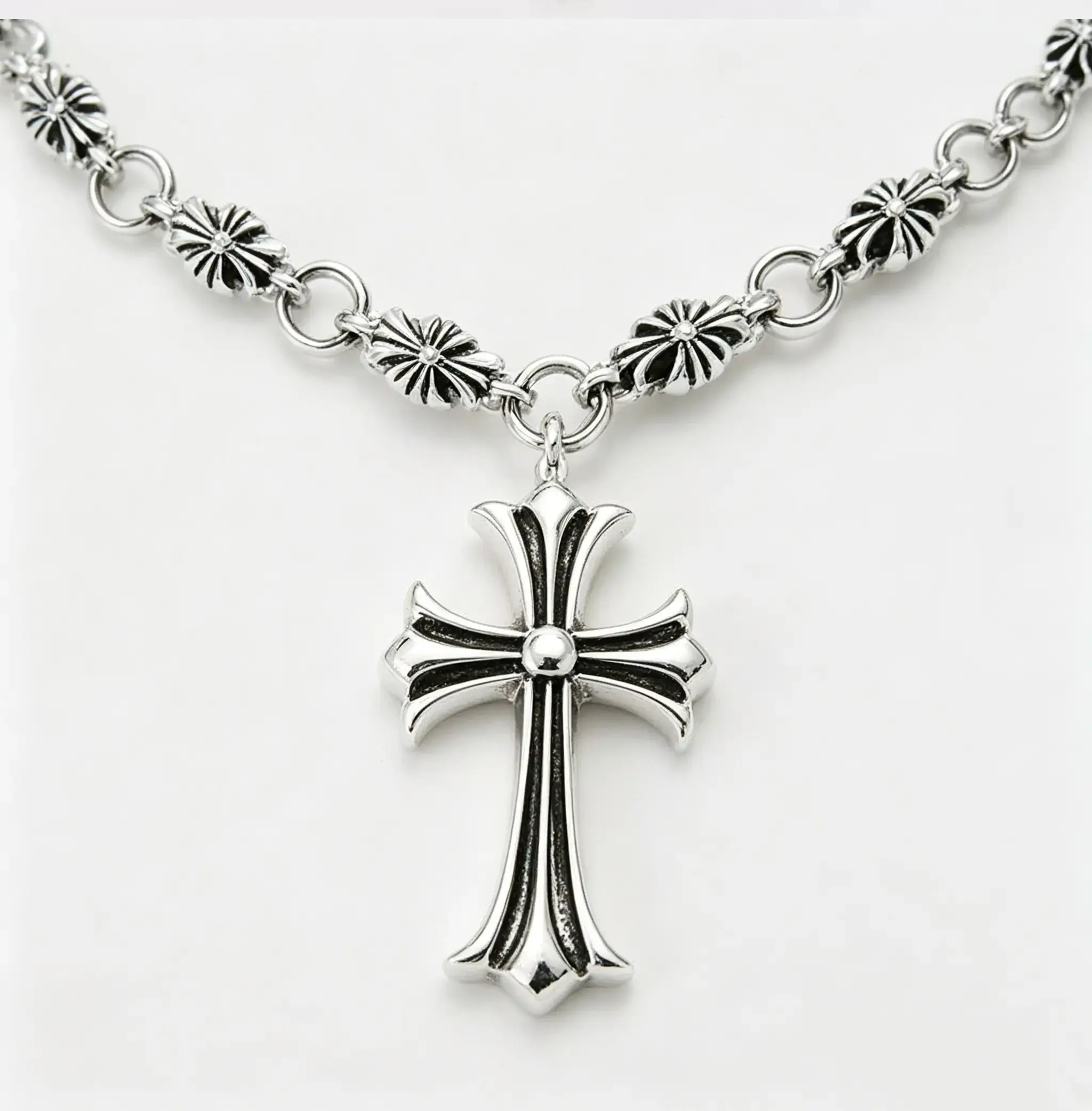 Unisex Steel Alloy Cross Jewelry Necklace - Trendy Casual Accessory for Daily Wear, Exquisite Small Gift Option