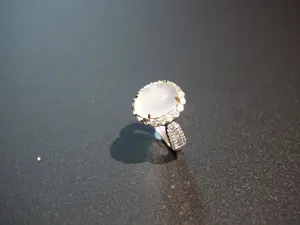 One exquisite and elegant natural white chalcedony ring, dazzlingly surrounded, elaborately set, with superb craftsmanship, a dazzling accessory that steals the spotlight at a banquet, full of charm.