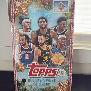 Topps 2025/26 Holiday Advent Calendar Featuring NBA Players with 24 Holiday Packs Chase 2025/26 Plaid Parallels