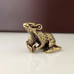 Cute Corn Peeling Mouse Brass Figurine, Animal Craft Ornament, Tabletop Decoration, Gift for Home Car Company Decor