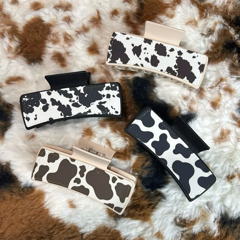 Cow Print Hair Claw for Women, Elegant Western Style with Floral Motif, Handcrafted Patterned Clip for Hair Styling, Clip Feature Hair Claws, Ornamental Hair Claws