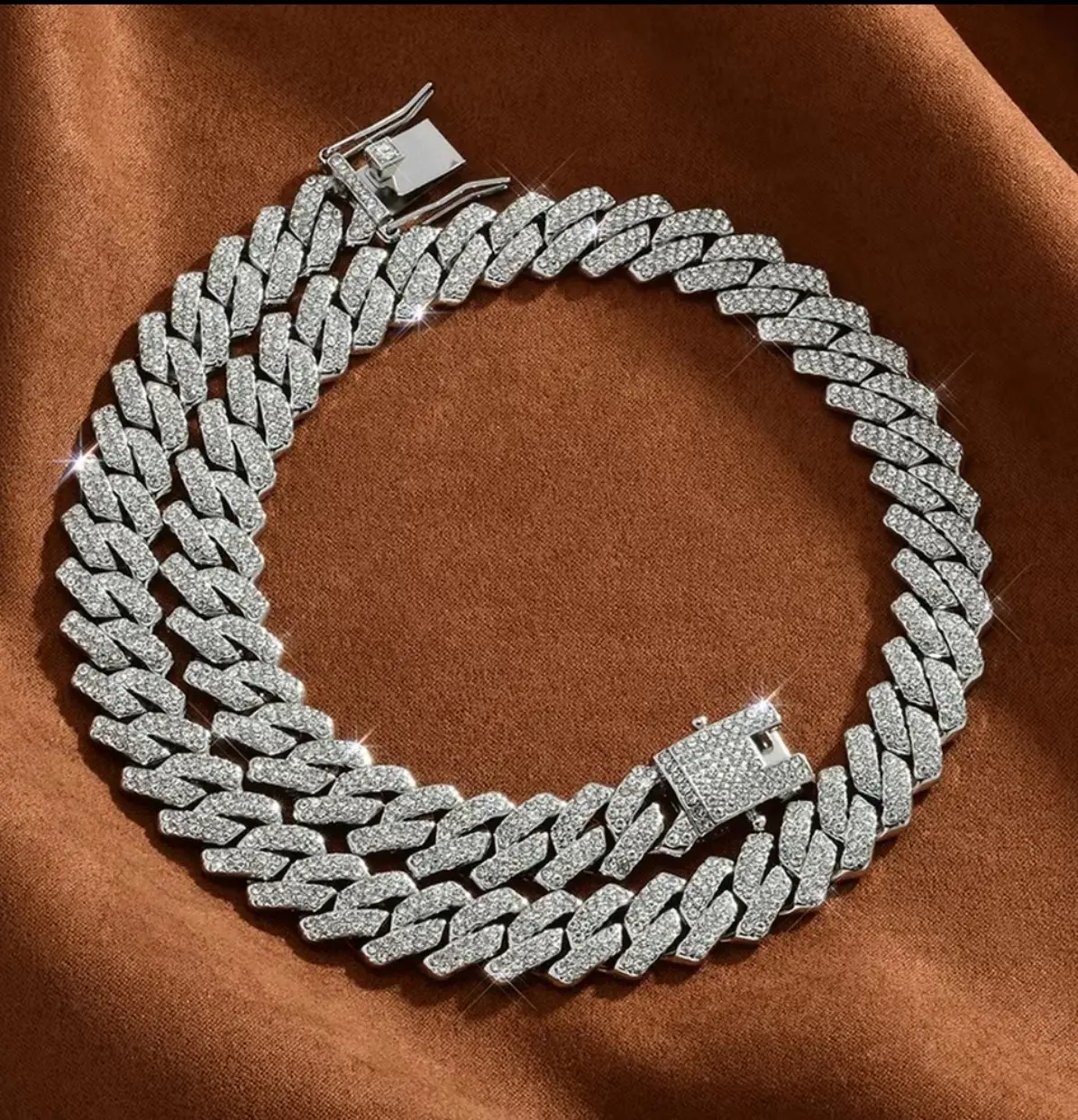 Hiphop Christmas Cuban Link Chain Dog Collar - 13mm Wide, 16/18/20in Long, Diamond-Embellished Zinc Alloy Chain, Secure Buckle, Hand Wash Only, Pet Jewelry for Small-Med-Large Dogs, Outstanding Look Cool Accessory Gift, Collars