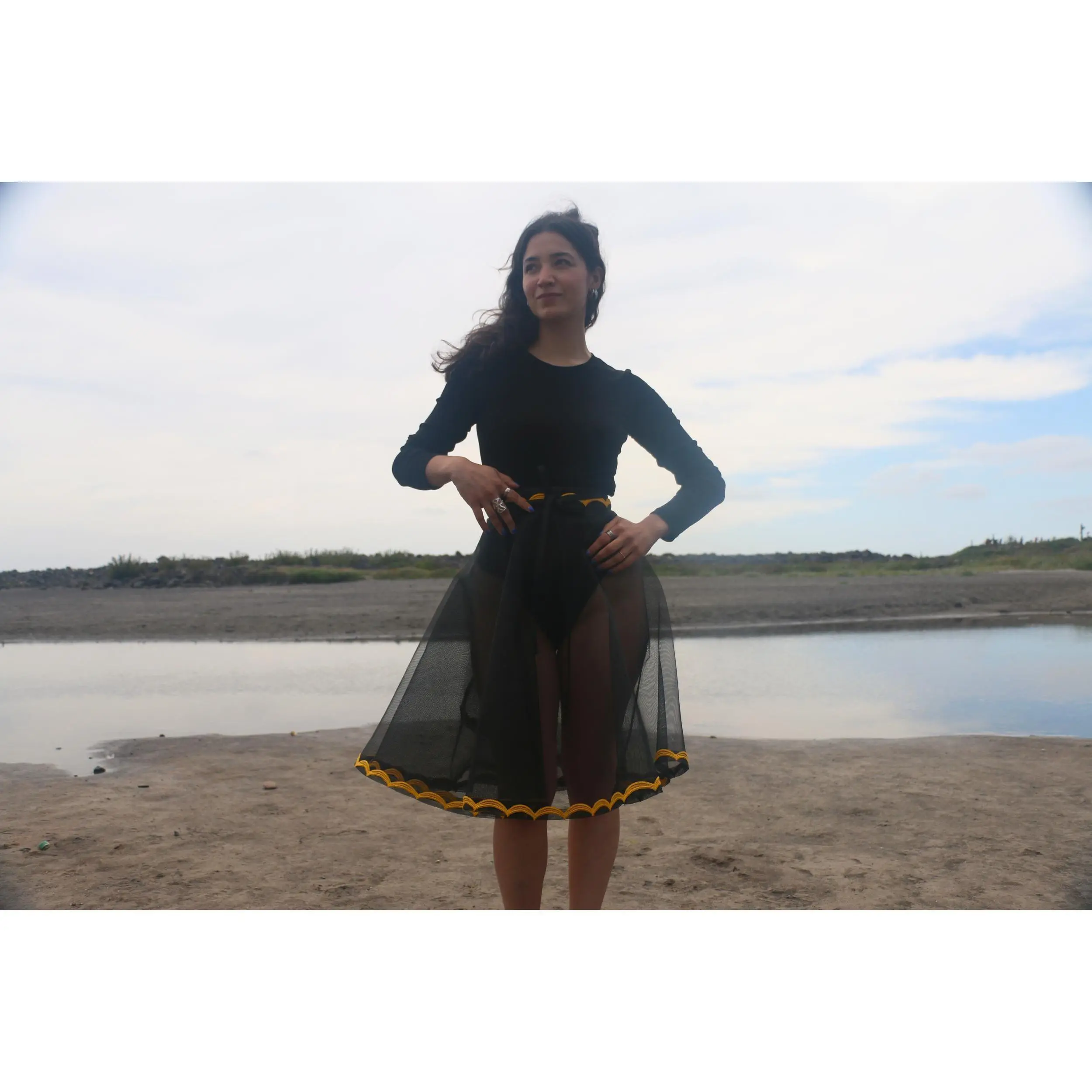 1950S INSPIRED FIBERGLASS MESH CIRCLE WRAP SKIRT