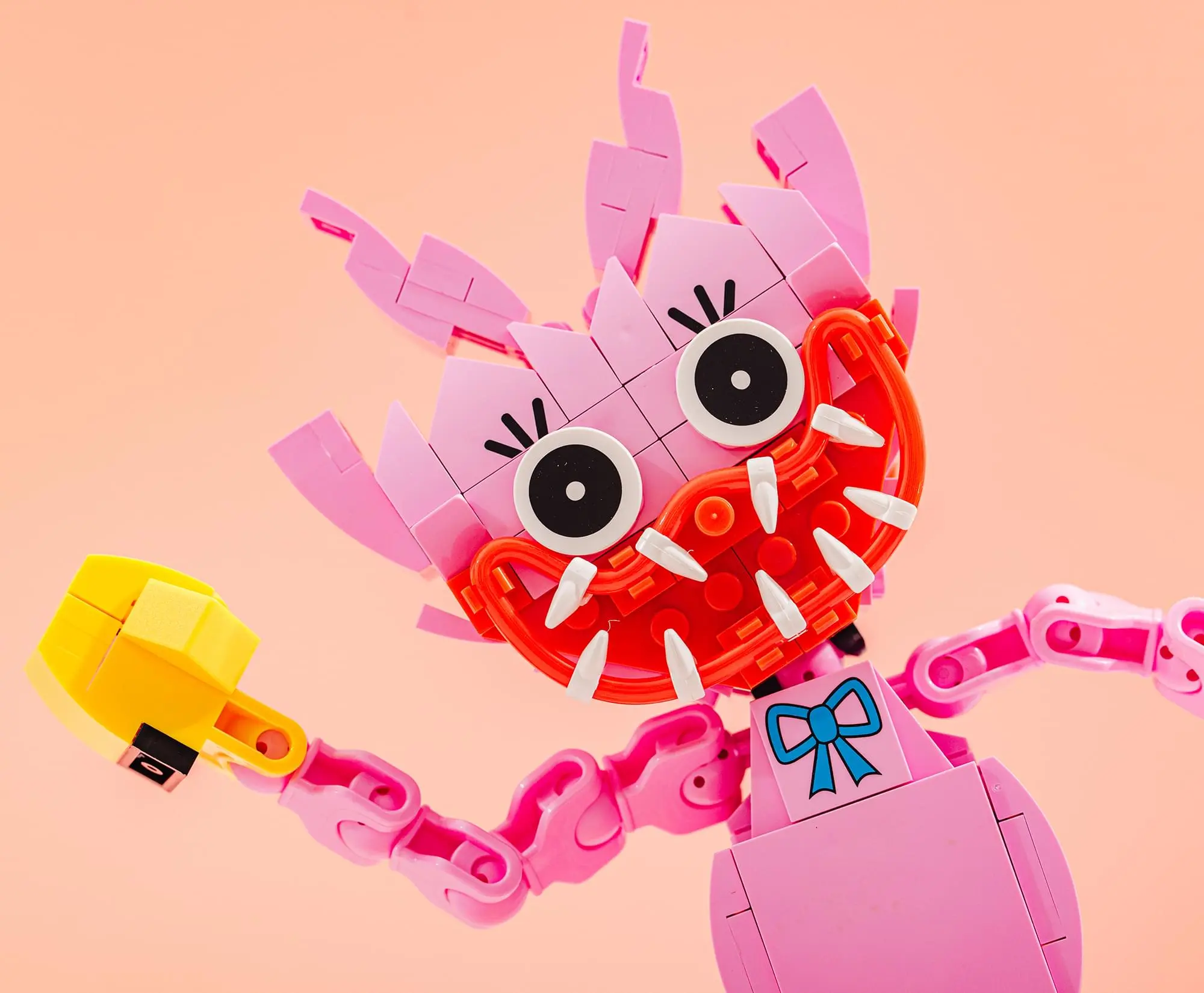 Brickcraft Poppy Playtime Kissy Missy 240-Piece Building Block Set