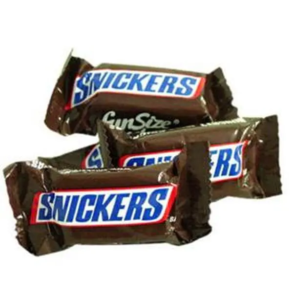 Snickers Dairy Chocolate Snack Bars - Fun Size, Gooey Caramel, Peanut Base Treats, Ambient On-the-Go Creamy Candy Snacks