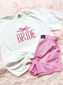 Bride With Bow - Casual Women's Wear with Bow Detail, Ideal for Special Occasions and Events - Womenswear Accessory Clothing Love Comfort Day Elegance Crewneck Shortsleeve Piece Statement
