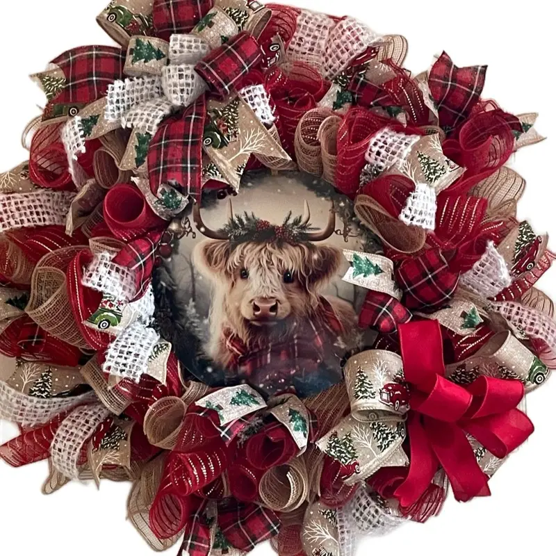 Highland Cow Christmas Wreath – Rustic Red & Plaid Holiday Door
