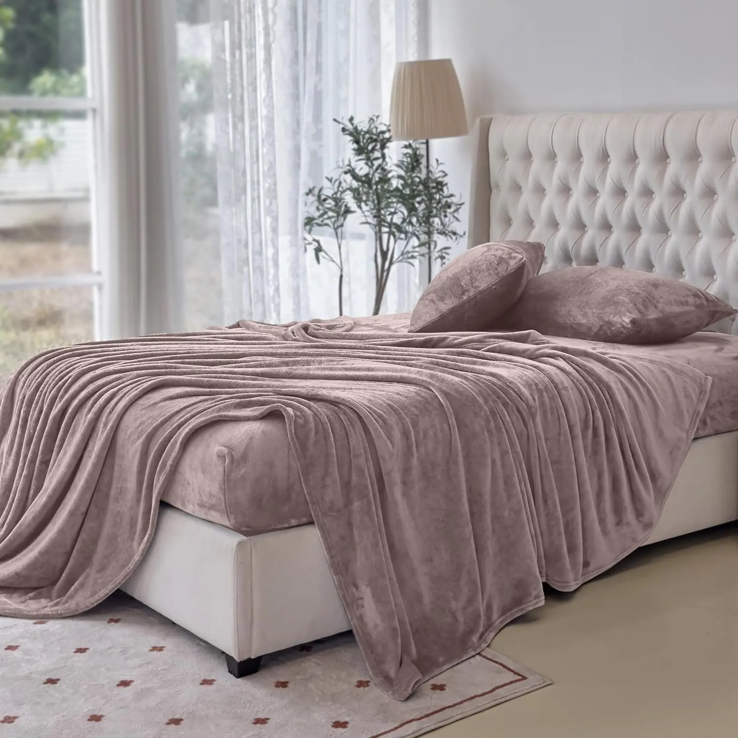 Elegant Comfort 4-Piece Velvet Plush Flannel Sheet Set – Premium Soft Warmth for All-Season Bedroom Comfort Elegant Comfort 4-Piece Velvet Plush Flannel Sheet Set – Premium Soft Warmth for All-Season Bedroom Comfort