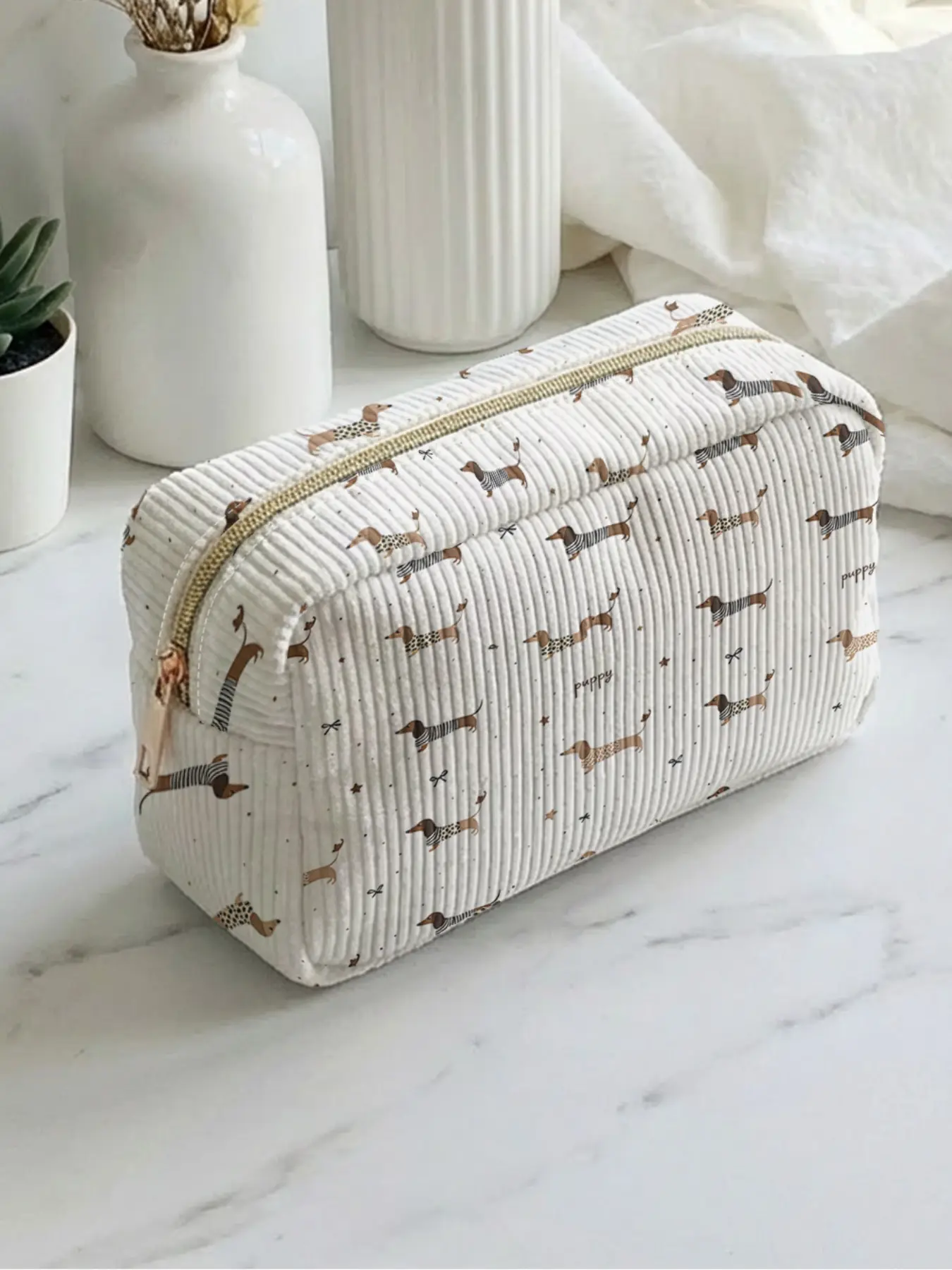 1 piece of dachshund print pattern 2D printed makeup bag, Makeup Pouch, Cosmetic Bags, large capacity design |suitable for all seasons/general use| fits daily skincare and various cosmetics | all-round companion for life and travel