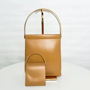 Pre-owned Cartier Leather Shoulder Bags 7.8'' R14359 Shoulder Bag C19484742612 0606 T5 Betsy