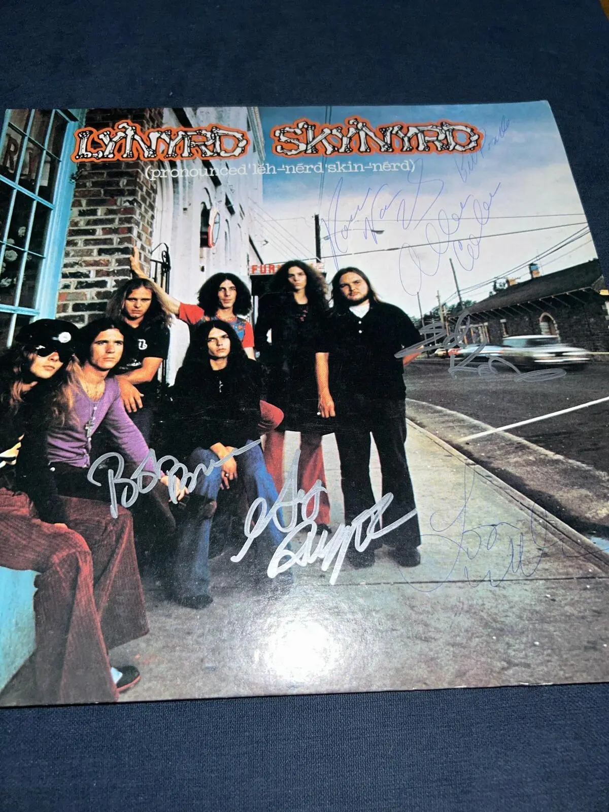 Lynyrd Skynyrd Rare Hand-Signed Vinyl Record LP - Music Band Artwork with All 7 Signatures (Ronnie Van Zant, Allen Collins, Gary Rossington, Powell, King) - Collectible with COA for Display, Vinyl Records
