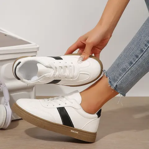 Women's Replica Round Toe Gum Sole Retro Street Style Black White Sneakers Classic Everyday Versatile Essential