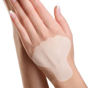 2pcs transparent hand patches are easy to operate and suitable for use as hand skincare tools anytime, anywhere. They can also be used as Christmas gifts