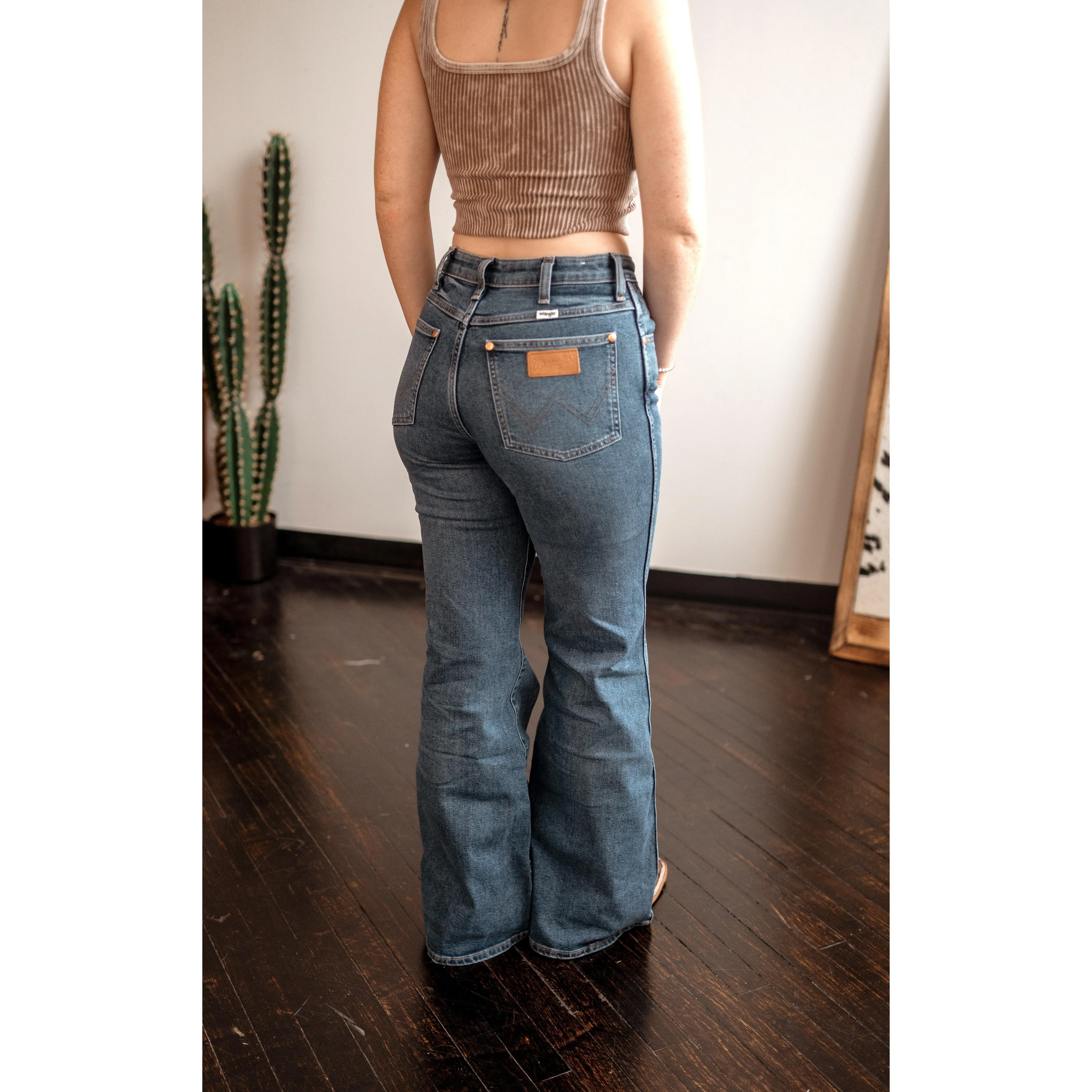 Final Sale ✨ Wrangler Carly Rustic Stretch Flare Women's Jeans
