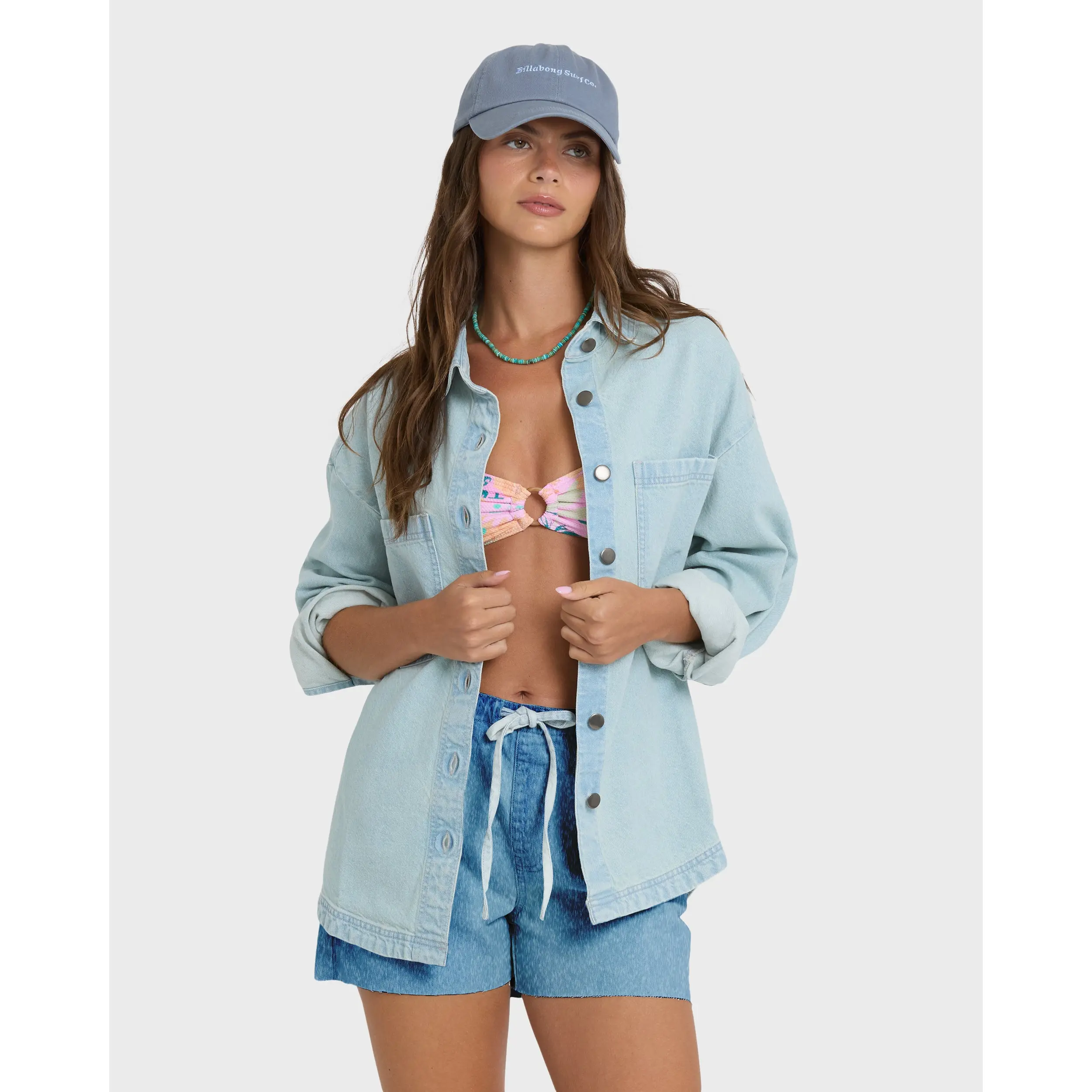 BILLABONG Mix Match Long Sleeve Denim Overshirt - Sky Wash, Women’s Oversized Denim Shirt Jacket, 100% Cotton Long Sleeve Button-Up Top with Pockets, Casual Spring and Fall Layering Jacket for Everyday Wear Fit Womenswear