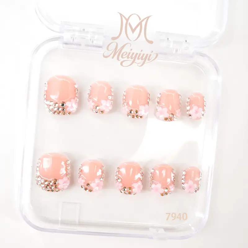 .DP.7940.Wearable pink rhinestone nails .DP.7940.Wearable pink rhinestone nails