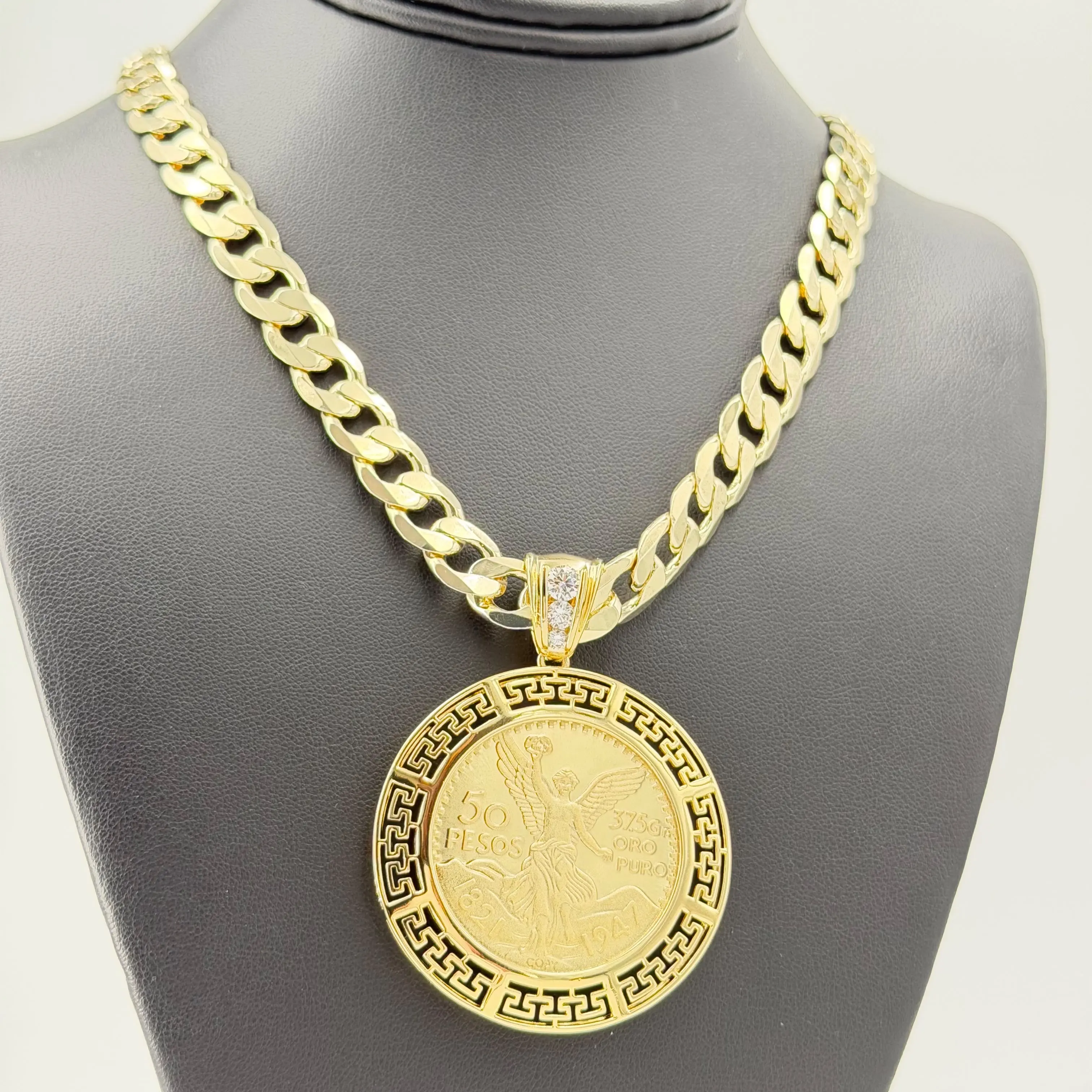 Cadena  tipo soga con dije de centenario