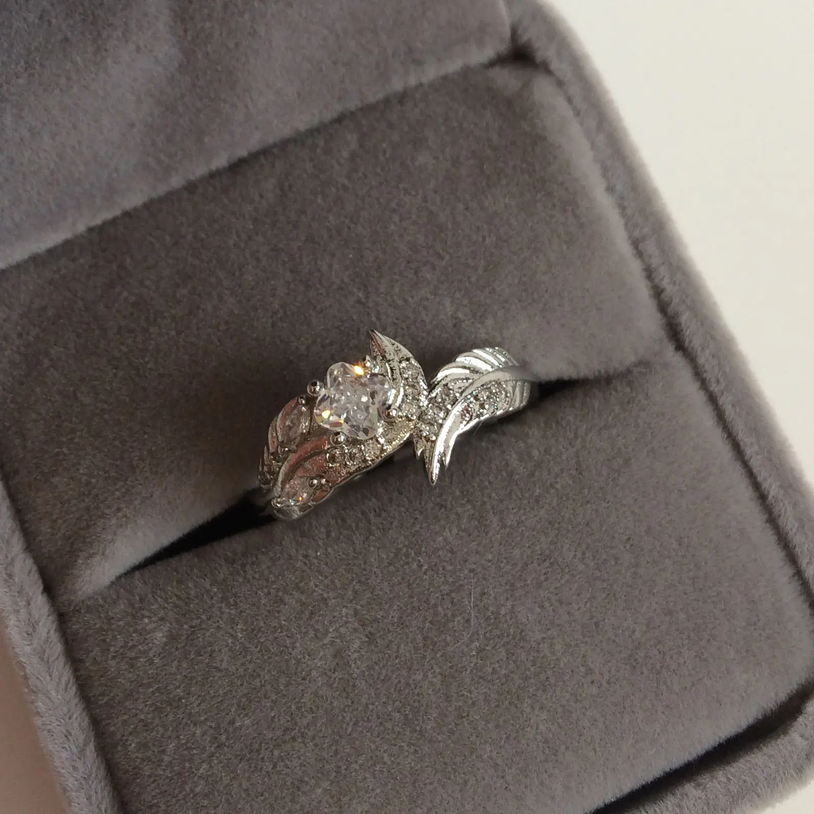 Engagementrings Love and Deepspace Game Sylus Zayne Xavier Rafayel Caleb Cosplay Marriage Proposal Rings Game Ring Adjustable Jewelry Proposals Suitable for Women to Wear Jewelry Accessories Props Exquisite Zirconia Unique Flower Promise niche Ring