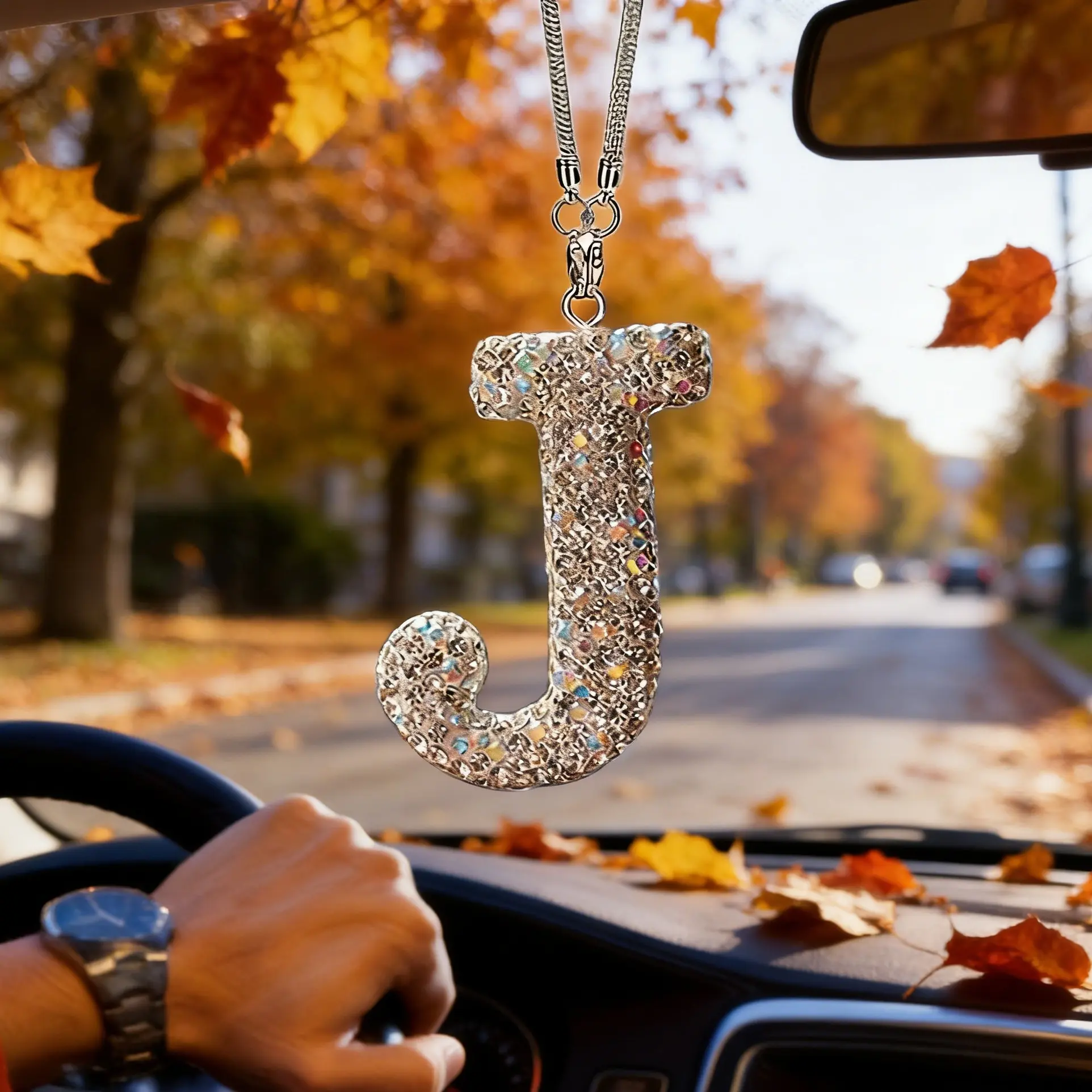 Rhinestone Letter Design Car Pendant, Sparkling Rhinestone Hanging Charm, Lucky Reflective Ornament, Durable Car Interior Accessories, Car Accessory, Car Hanging Decoration, Car Interior Ornaments, Bling Car Accessories, Car Decorations