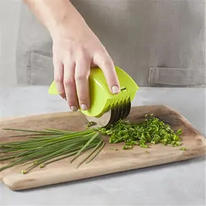 6 Blade Vegetable Chopper, 1 Count Creative Roller Vegetable Cutter, Vegetable Slicer, Kitchen Gadgets for Home & Restaurant