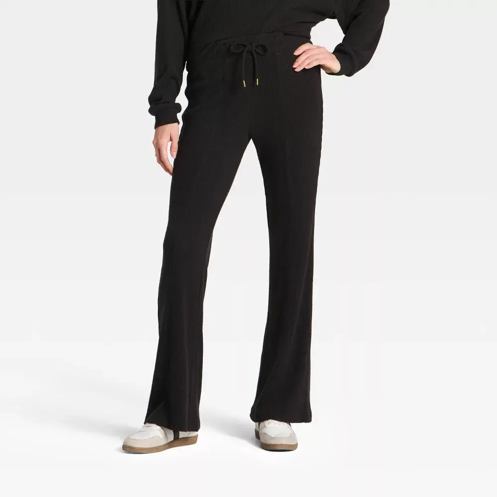 Women's Mid-Rise Ribbed Flare Pants - Universal