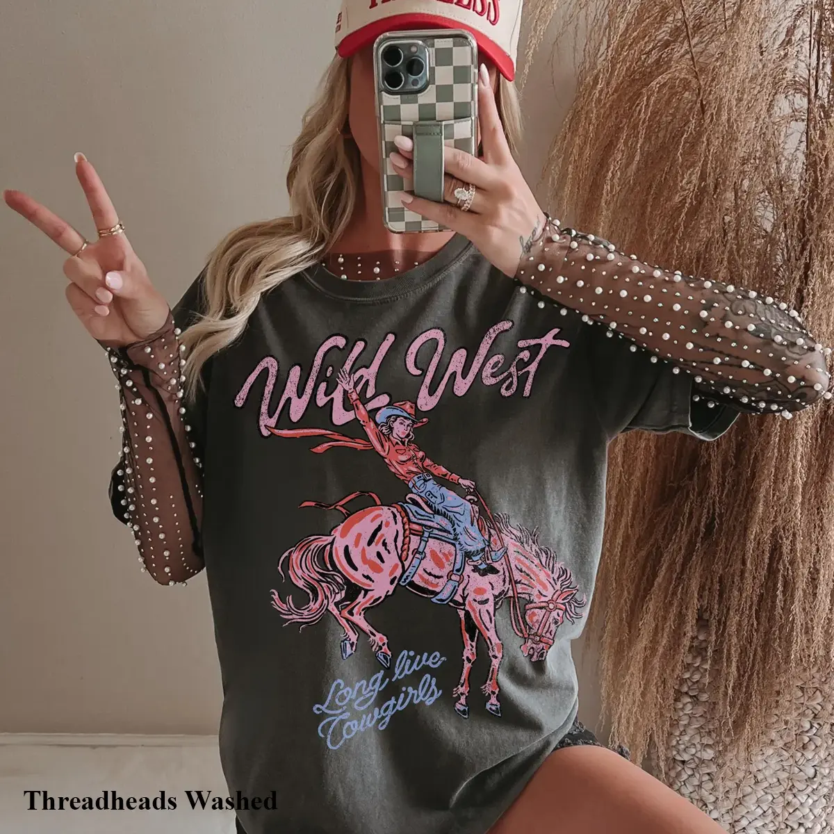 Comfort Colors Retro Wild West Shirt Western Graphic Tee Oversized Country Concert Tshirt, Western Clothes Trendy Cowgirl Shirt Aesthetic Top Womenswear Gift for Her