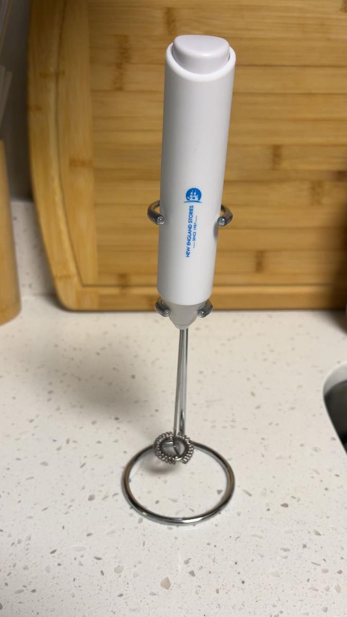 Item: White, With Stand