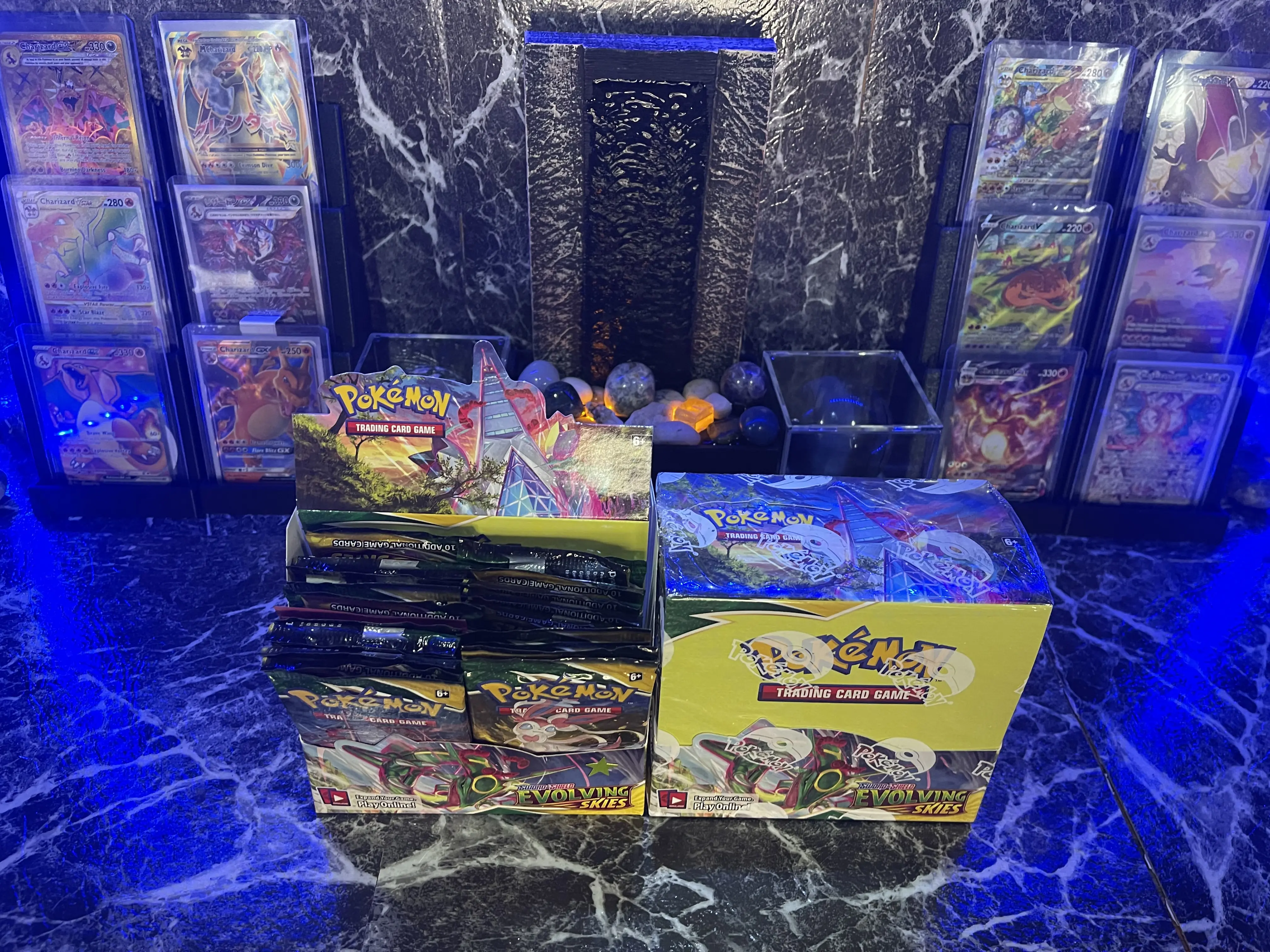 sealed evolving skies booster box SW&SH Over 200 cards 18 powerful Pokmon V and 15 enormous Pokmon VMAX Dragon Pokemon Evolving Skies Booster Box