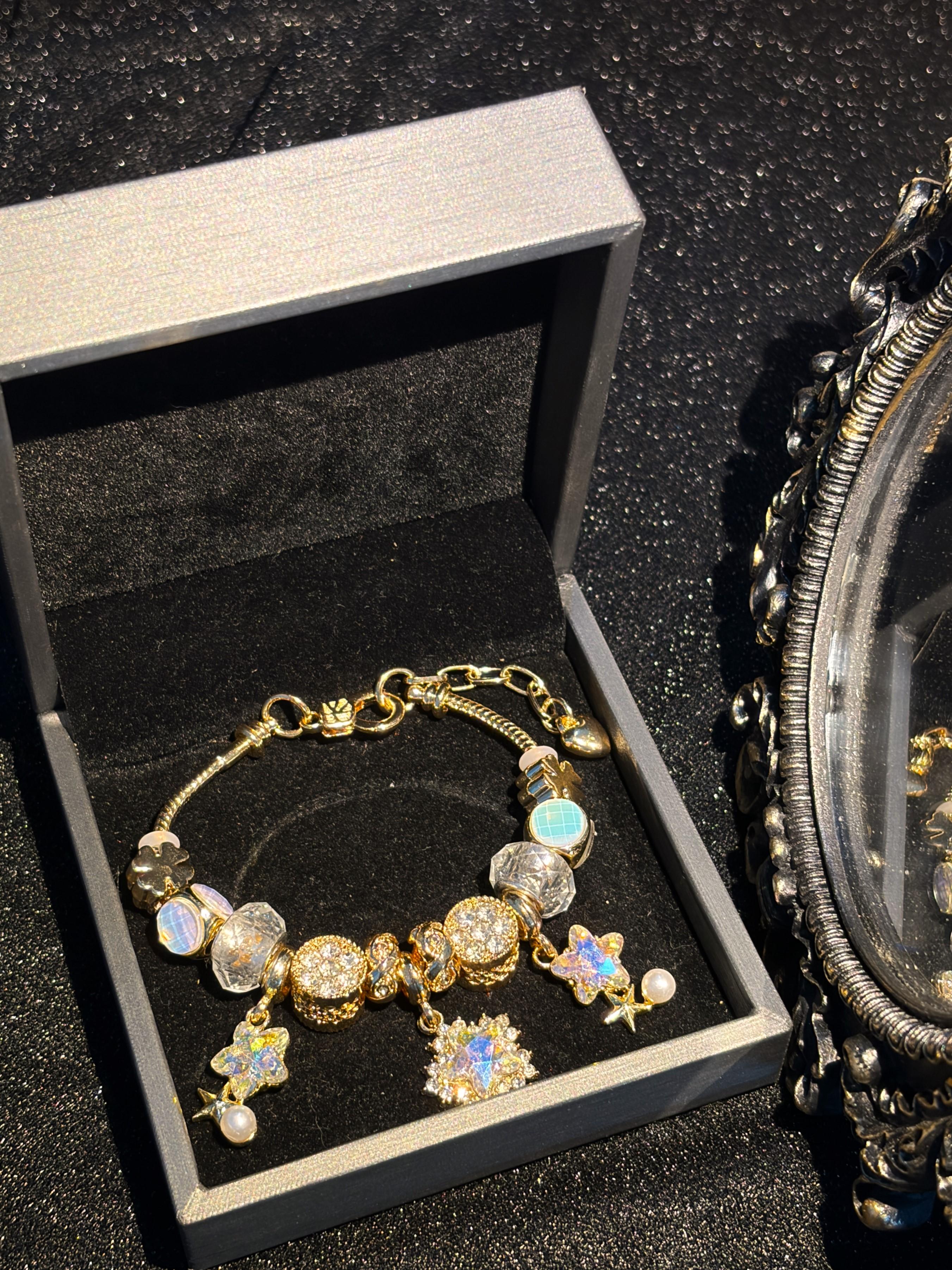 Women's Snowflake Star Charm Bracelet - Gold-Tone Adjustable Extension Chain Bangle with Iridescent Crystal Star Faux Pearl Pendants, Shiny Rhinestone Beads, Dreamy Fairy Theme Jewelry for Teen Girls, Birthday Holiday Gift