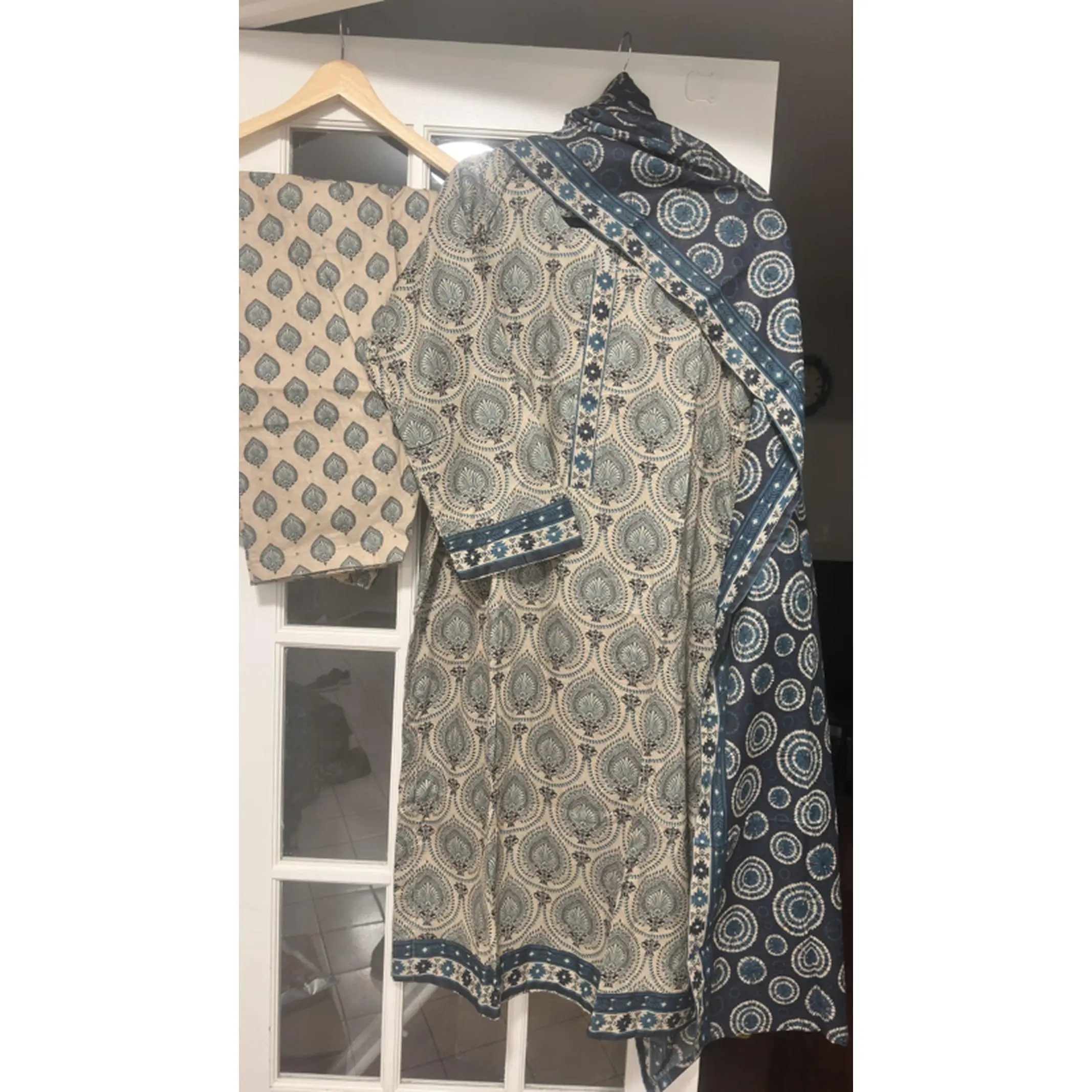 Tawwakal Lawn 3pcs Digital Printed Shalwar Kameez Set Large Size 23" Chest 50" Hips 22" Sleeves 45" Shirt 40" Bottoms 40$