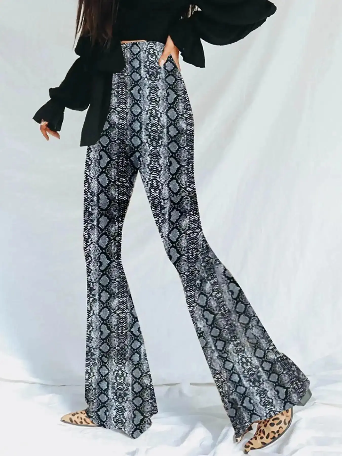 Leopard Print High Waist Flare Leg Knitted Pants, Street Style Bell Bottom Trousers for Party Club, All Seasons Ladies Bottoms, Relaxed Refinement Sleek Line Flattering Drape Modern Proportion