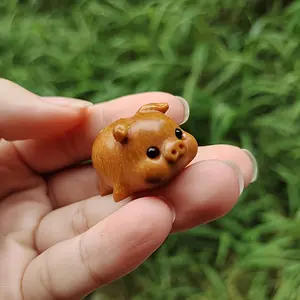 Handmade Wooden Pig Statue, Intricately Carved Small Pig Figurine, Cute Collectible Figurines, Piggy Ornaments, Perfect Holiday Home Decor for Hallway Decoration