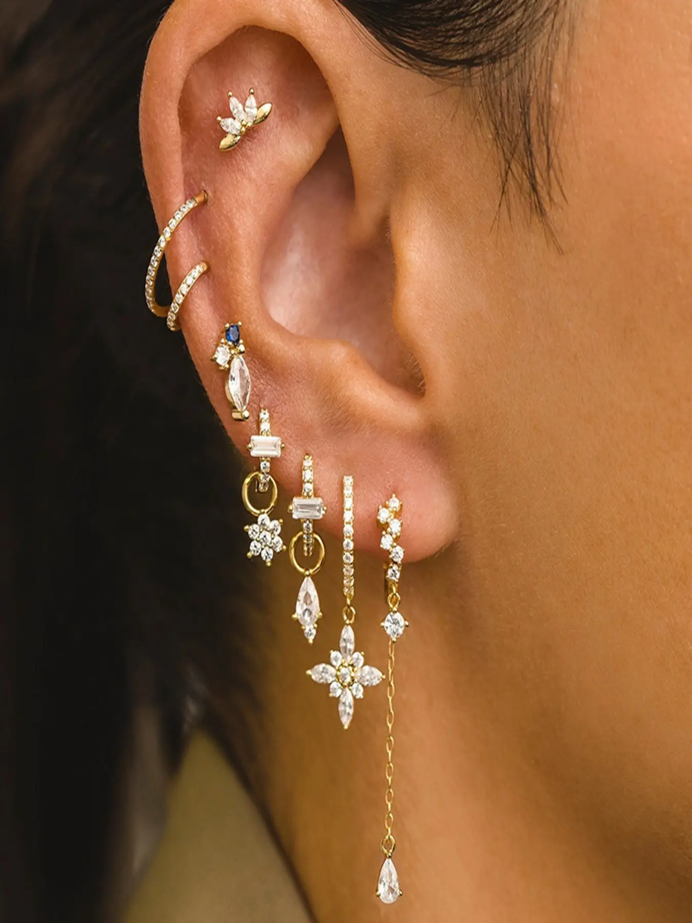 8-Piece Set of Exquisite 18K Gold-Plated Zirconia Leaf and Flower Earrings—Layered Earrings, Earring Stack, Stackable Earrings, Dainty Earrings—Perfect for Women's Everyday Wear, Dates, and Parties
