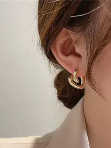 Women's Heart-Shaped Metal Ear Studs, Korean Style Minimalist Design, Cold-Weather Fashion Accessory, Unique Women Jewelry, Korean Style Earrings, Heart Pattern Earrings, Fashionable Stud Earrings