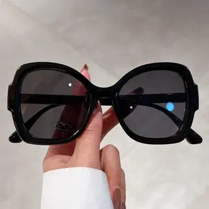 Trendy Women’s Y2K Retro Gradient Glasses | Colorful Frame & Decorative Lenses | Lightweight Eyewear for Casual Outfits, Parties & Everyday Style | Durable Metal Hinges