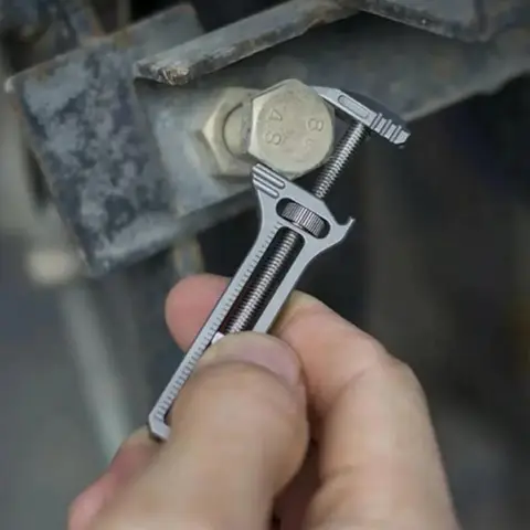 Mini Titanium Alloy Wrench Tool, Portable Multifunctional Camping Survival Kit, Compact Survival Tool for Outdoor Travel, Hand Tools, Versatile Tools, Multipurpose Tool, Durable Metal Tool, Portable Work Tools