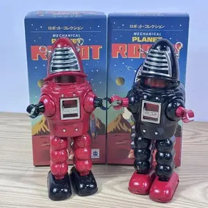 Wind Up Toy Mechanical Industry Clockwork Toys Wally Fencing Robot Retro Metal Style Desktop Ornament Birthday Gift