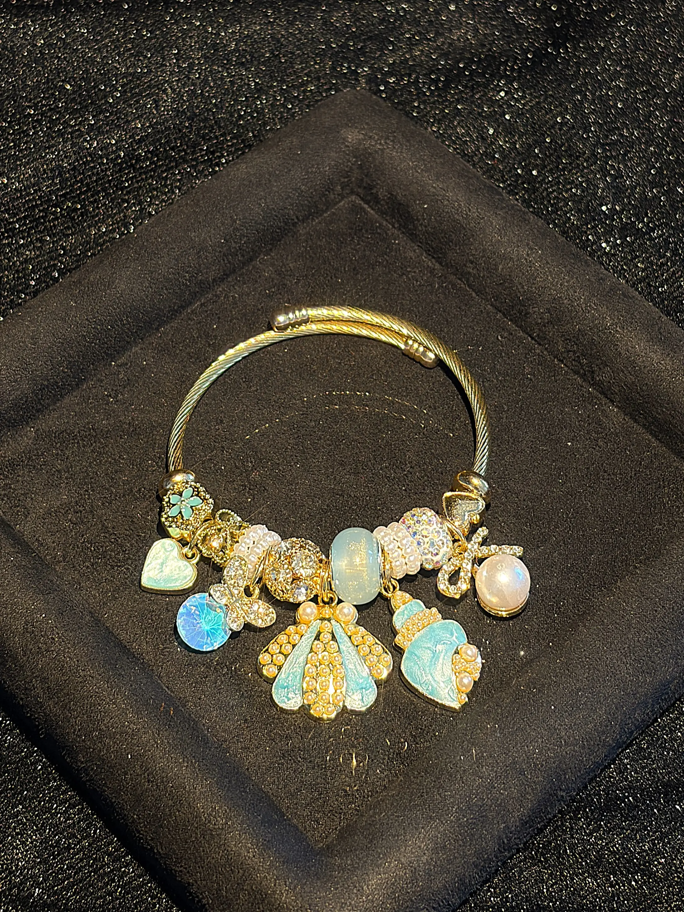 Mermaid Shell Charm Open Cuff Bangle for Women, Gold Tone Twisted Wire Bracelet with Crystal Beads, Ocean Seashell Butterfly Heart Pendant Stackable Bracelet, Boho Handmade Jewelry Gift for Her