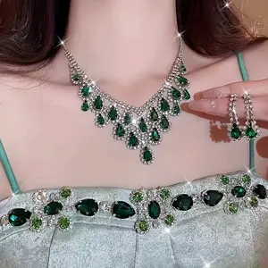 Vintage Green Women's Earrings and Necklace Set DDXL0040, High-End Water Drop Tassel Design Jewelry, Suitable for Prom Parties and Gifts, 14K Gold-Plated