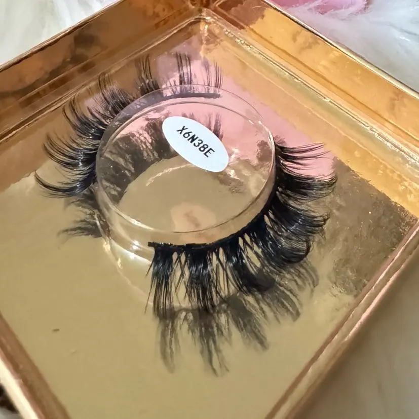 Coastal Luxe Eyelashes - Luxurious Lightweight Comfort Eyelashes for a Flawless Makeup Look - Cosmetic