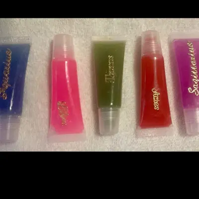 Lip Gloss with Design - US Market Lipstick Moisturizing Transparent